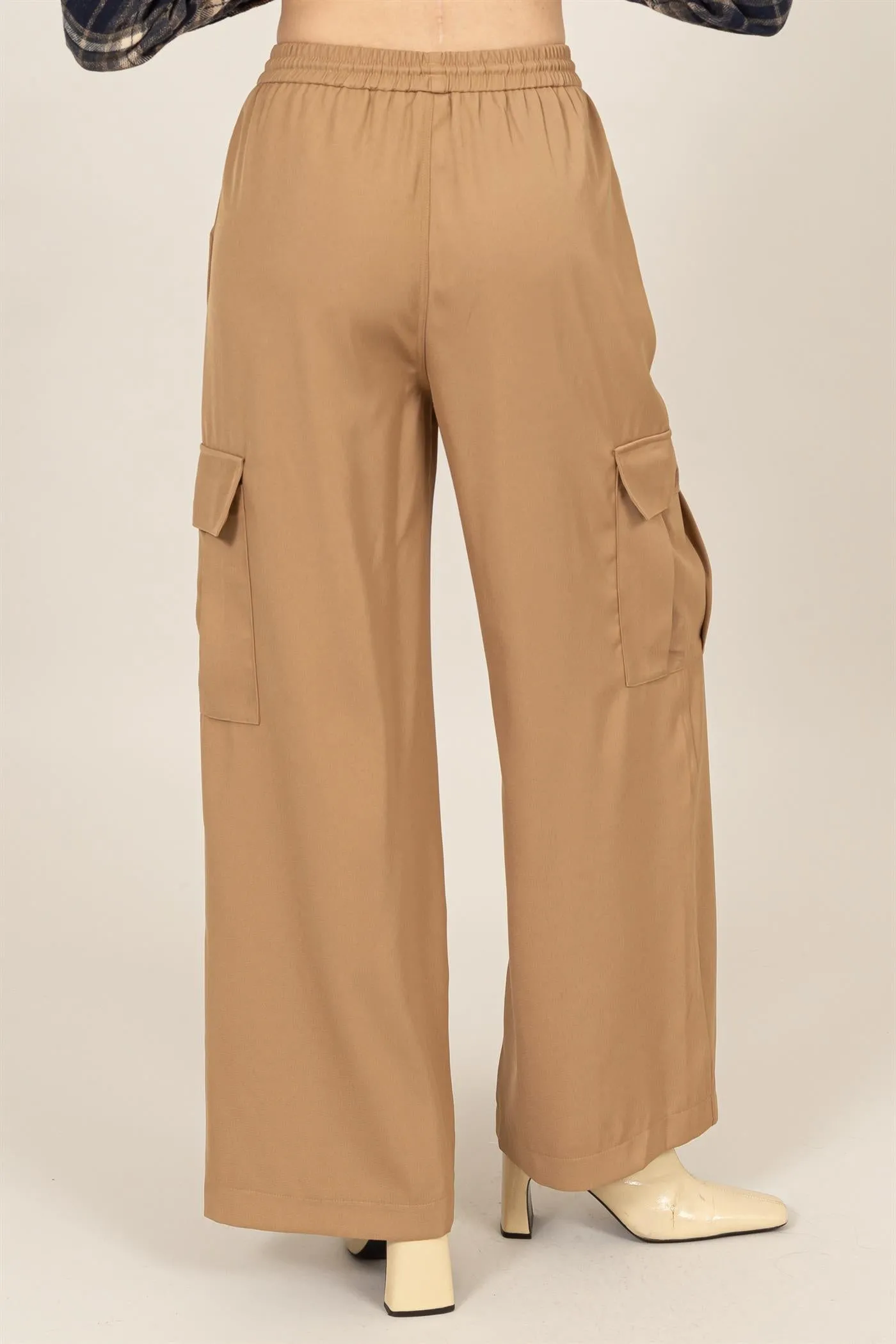HF24A388-DRAWSTRING WIDE-LEG PANTS WITH POCKETS